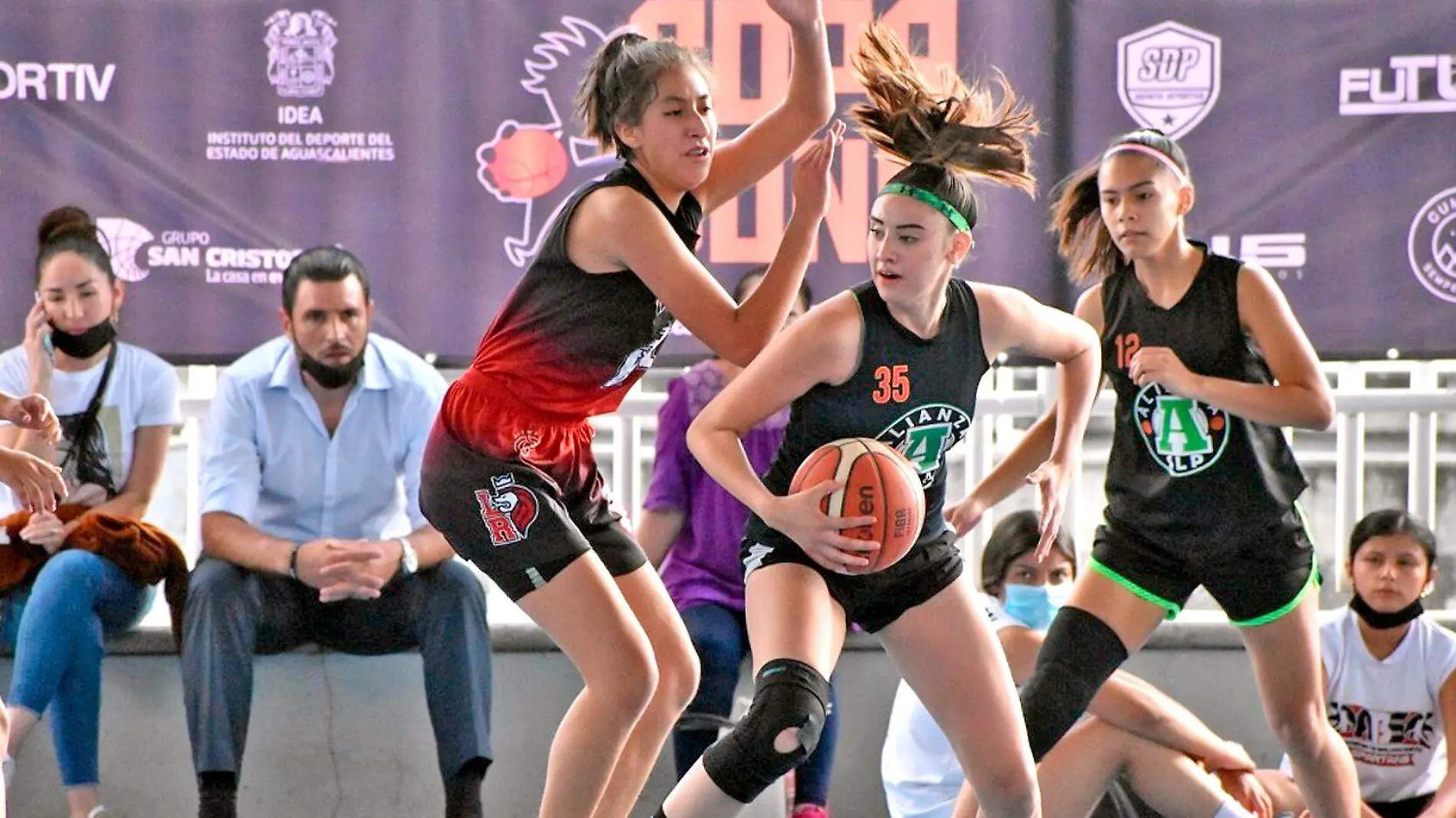 jugadoras de baloncesto